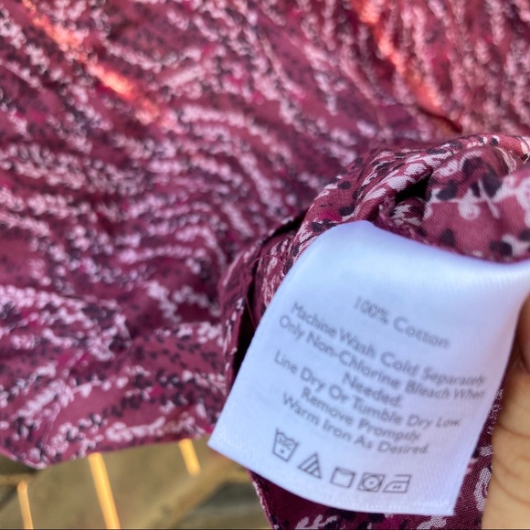 5/$20 Eddie Bauer Pink/maroon floral sleeveless top sz M - Picture 10 of 10